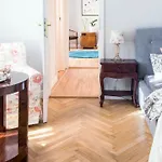 库尔科瓦公寓 公寓 *
